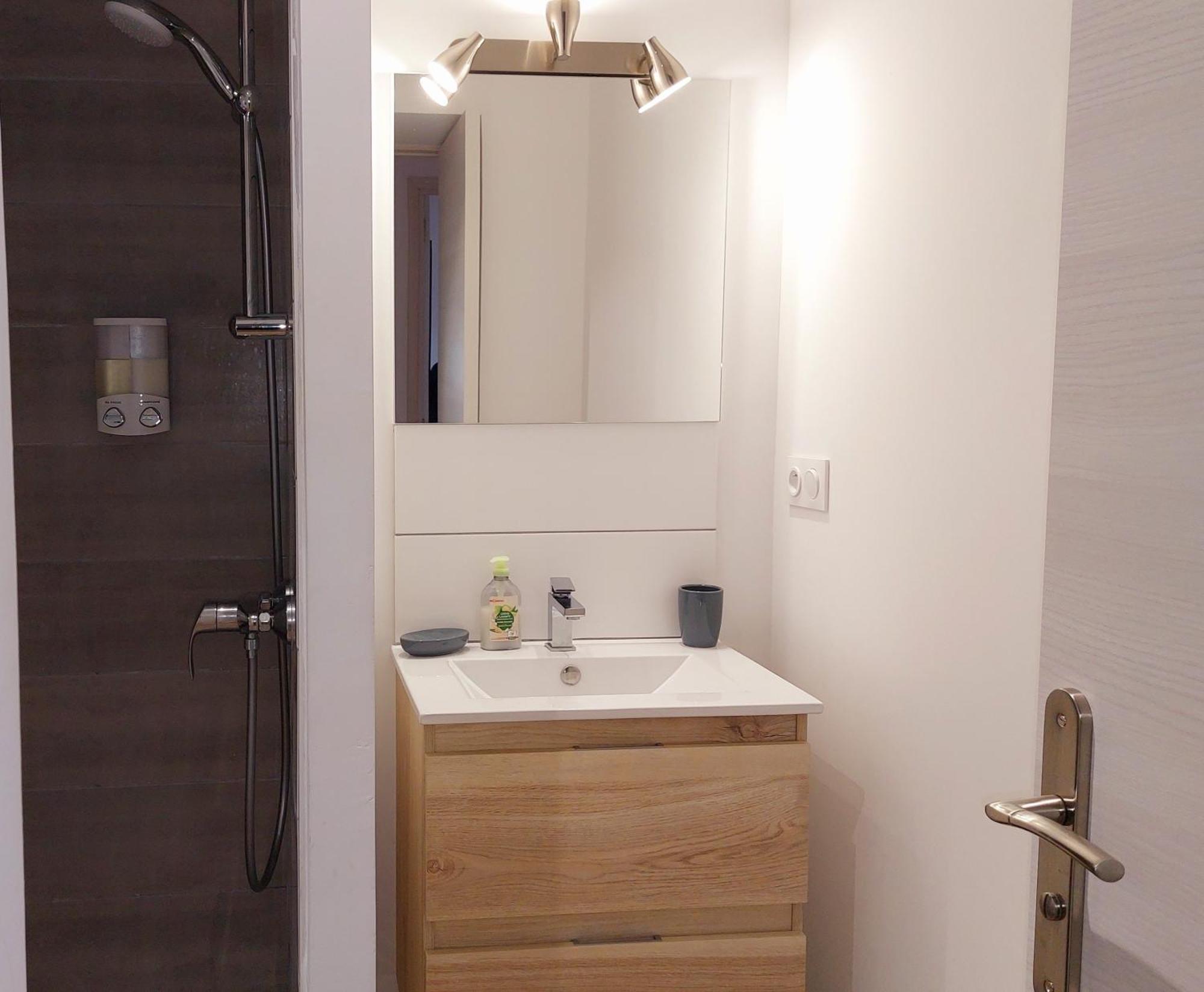 شقة Duplex Cocoon - 10 Min De Blaye - 20 Min Cnpe - Wifi - Tv Hd Saint-Seurin-de-Cursac المظهر الخارجي الصورة