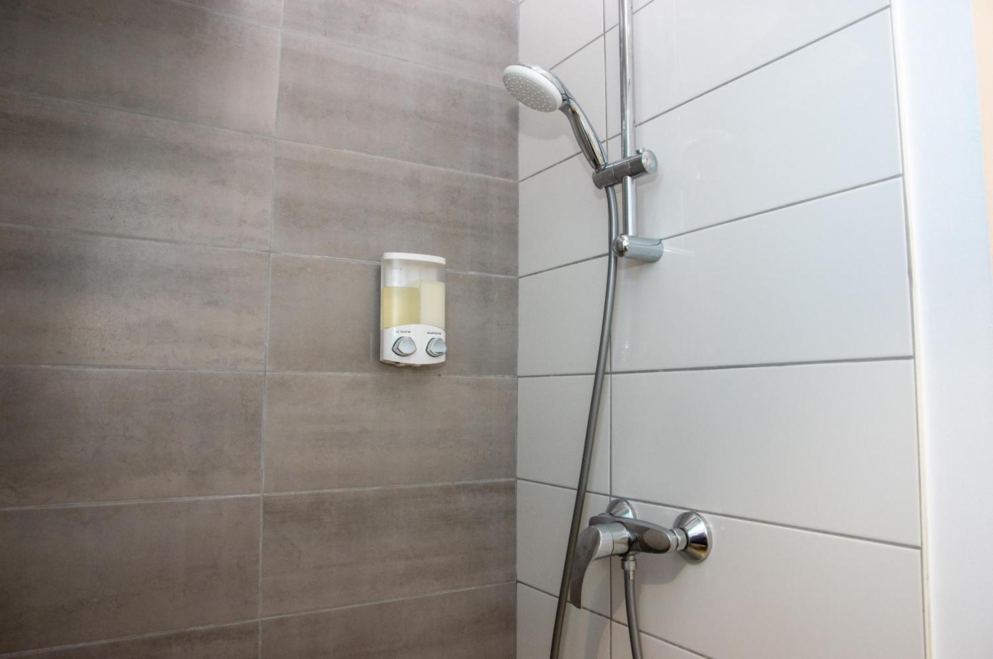 شقة Duplex Cocoon - 10 Min De Blaye - 20 Min Cnpe - Wifi - Tv Hd Saint-Seurin-de-Cursac المظهر الخارجي الصورة